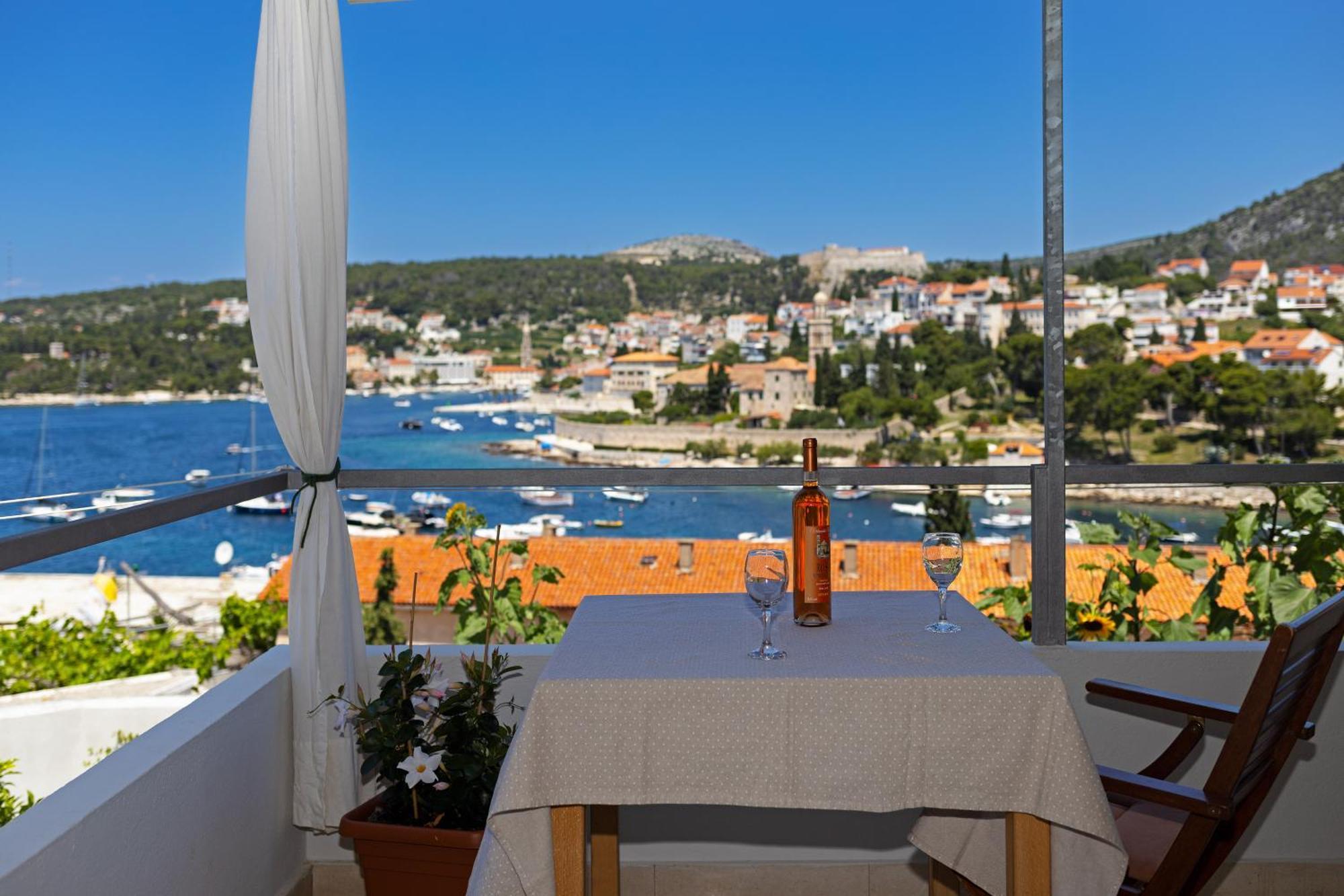 Seaview Guesthouse - Zf Hvar フヴァル エクステリア 写真
