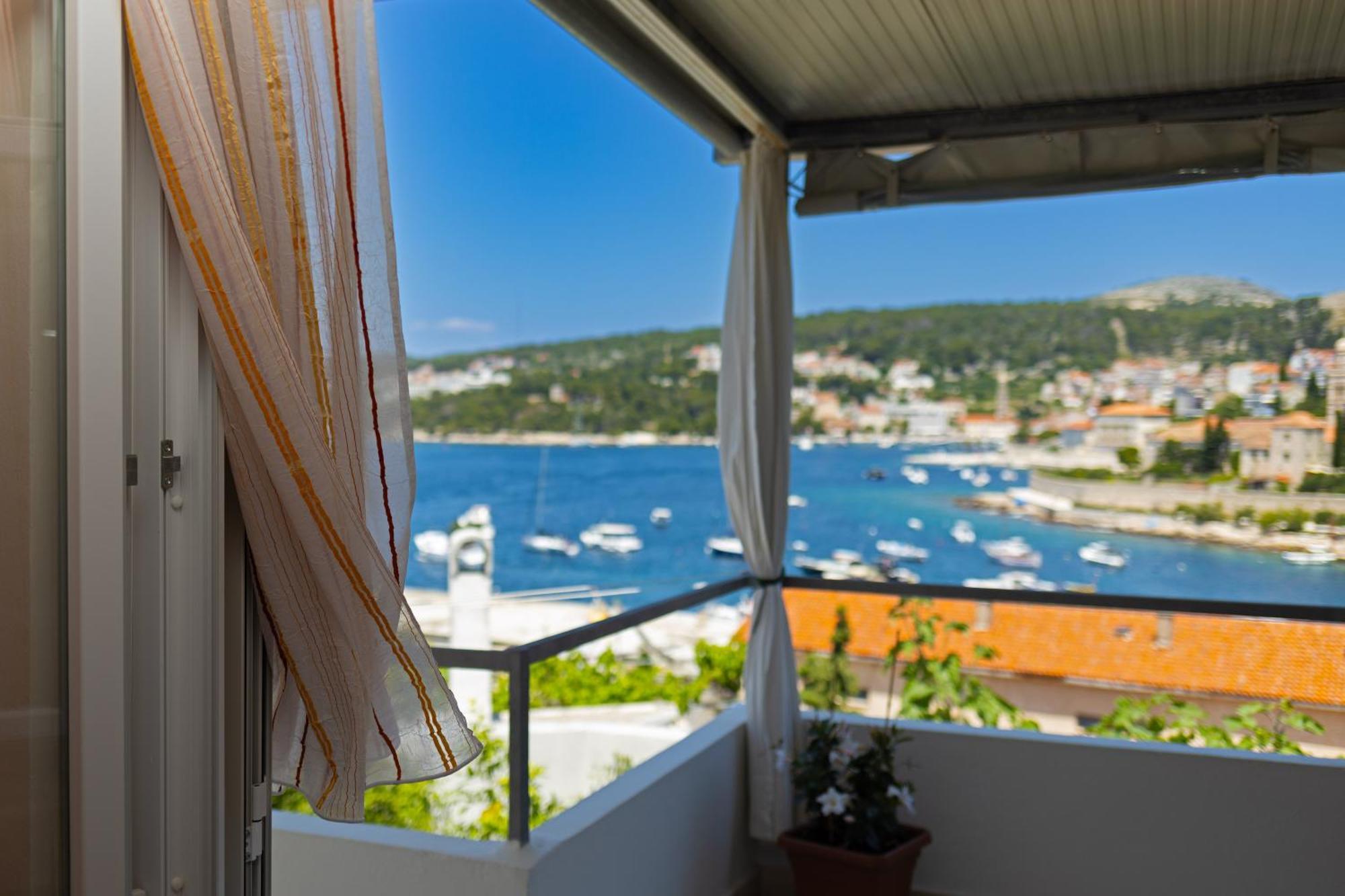Seaview Guesthouse - Zf Hvar フヴァル エクステリア 写真