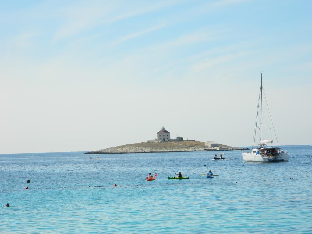Seaview Guesthouse - Zf Hvar フヴァル エクステリア 写真
